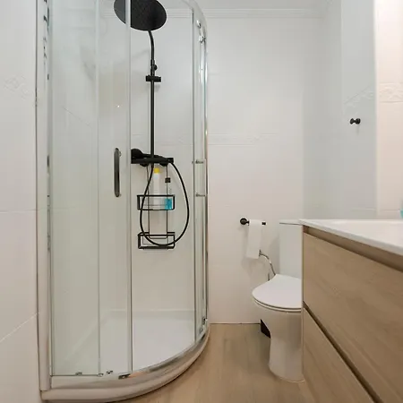 Reformado Con Encanto Junto A La Playa Zurriola, En Donostia -