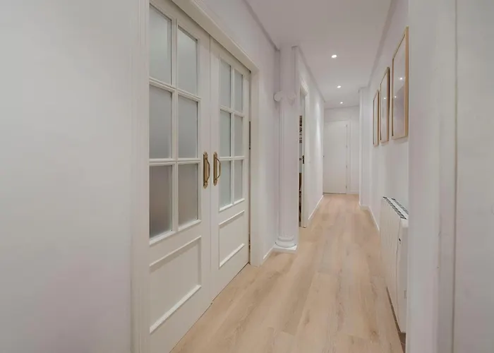 Reformado Con Encanto Junto A La Playa Zurriola, En Donostia - *