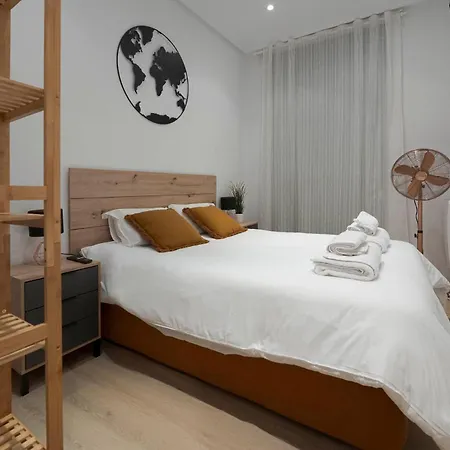 Reformado Con Encanto Junto A La Playa Zurriola, En Donostia -