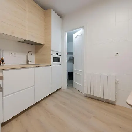 Reformado Con Encanto Junto A La Playa Zurriola, En Donostia - Apartamento