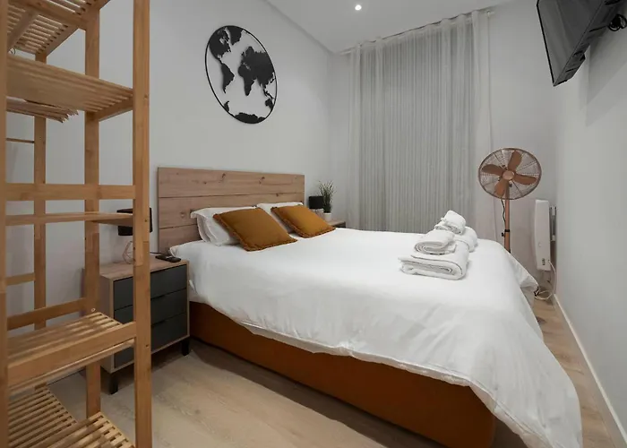 Reformado Con Encanto Junto A La Playa Zurriola, En Donostia -